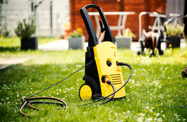 Best Pool Deck Cleaning  in Frenchtown, NJ